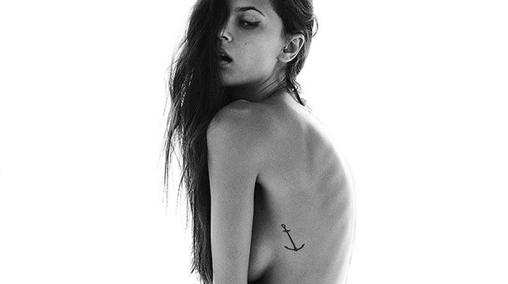 Thais Oliveira topless por Ryan Michael Kelly